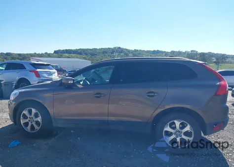 2010 Volvo Xc60 3.2 z USA, uszkodzony, nr VIN YV4982DL6A2077717